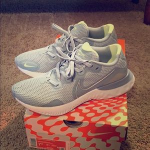 Women’s Nike Renew Run